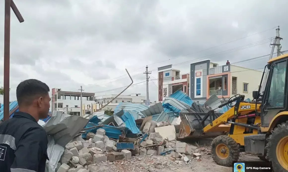 Peerzadiguda: HYDRAA removes illegal structures built on cremation ground