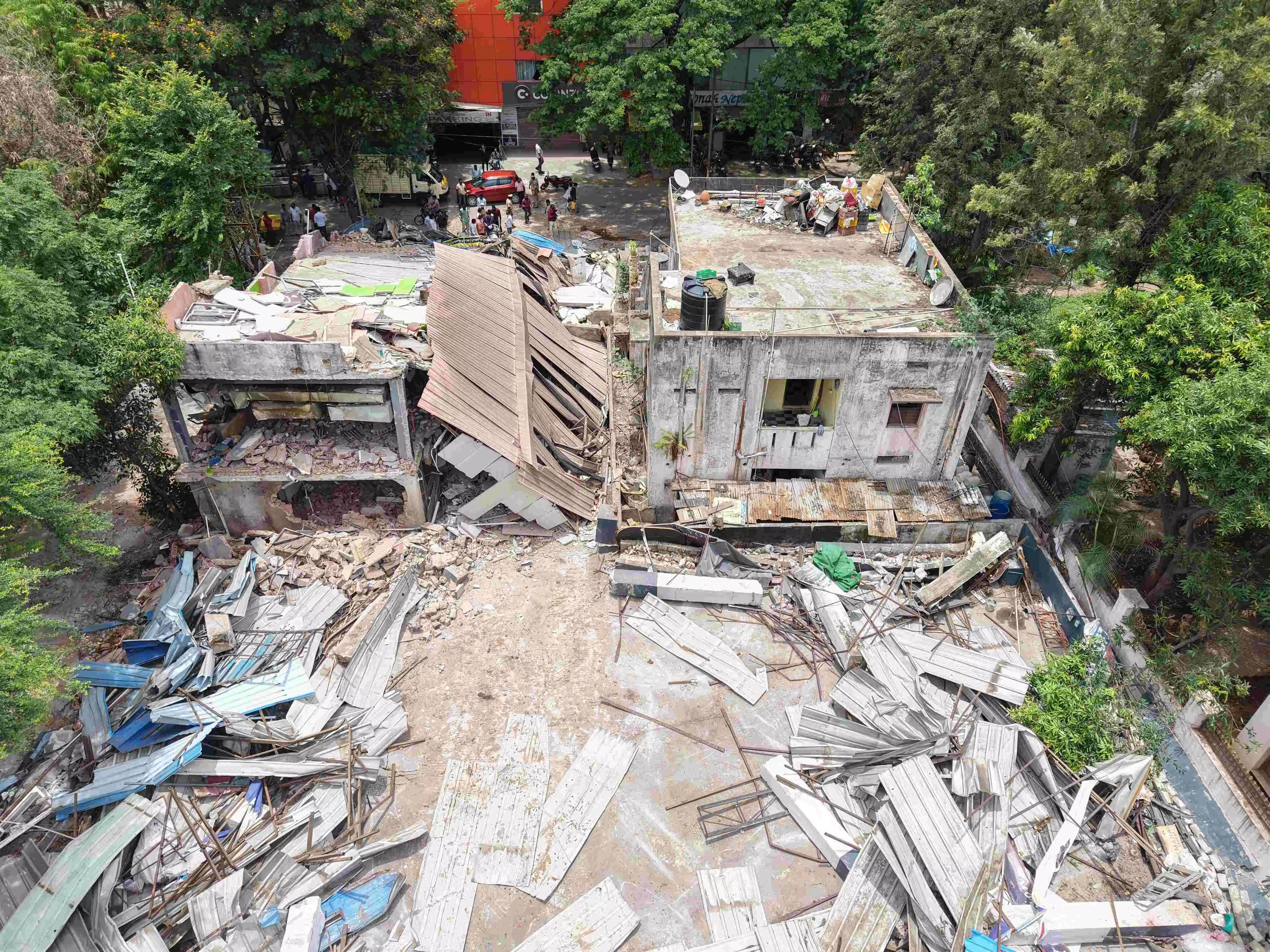 HYDRAA dismantles illegal hostel, car shed in Jubilee Hills, reclaims park area worth over Rs 200 crore HYDRAA dismantles illegal hostel, car shed in Jubilee Hills, reclaims park area worth over Rs 200 crore