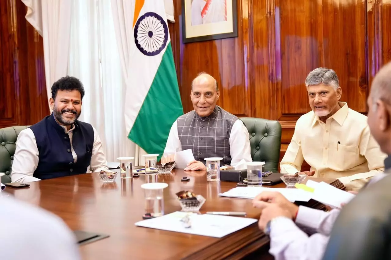 CM Naidu meets Defence Minister, proposes setting up military aircraft manufacturing facility in Andhra CM Naidu meets Defence Minister, proposes setting up military aircraft manufacturing facility in Andhra