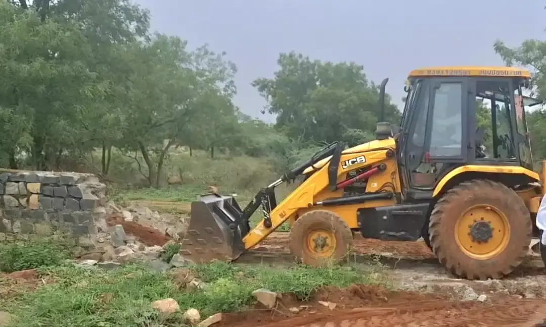 HYDRAA frees Chandanagar park of encroachments, restores access to public roads in Ghatkesar