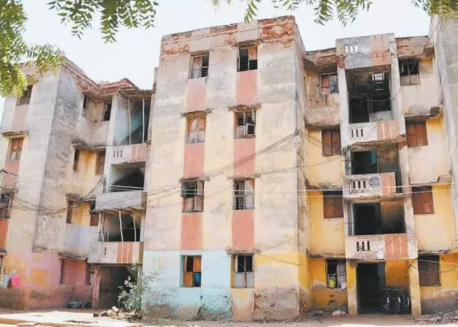 Hyderabad monsoon: GHMC identifies 428 unsafe buildings; calls for action to avert disasters Hyderabad monsoon: GHMC identifies 428 unsafe buildings; calls for action to avert disasters