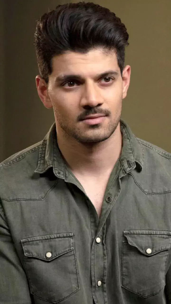 Sooraj Pancholi Reveals Actors Pay Lakhs to Appear on Top Podcasts