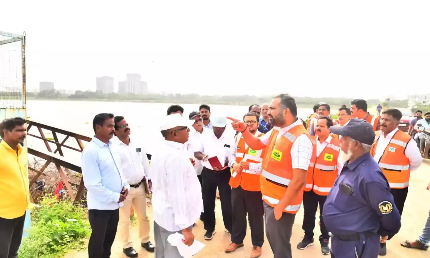 Fox Sagar lake to get a makeover: GHMC chief inspects key works in Quthbullapur