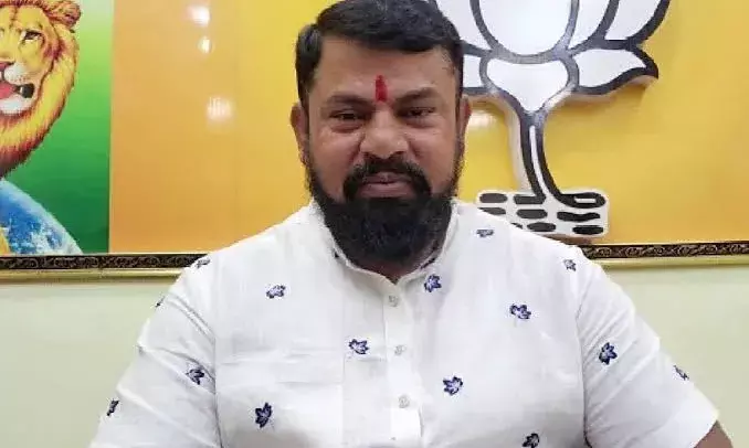 Police warn Goshamahal MLA T Raja Singh Lodh for travelling without security