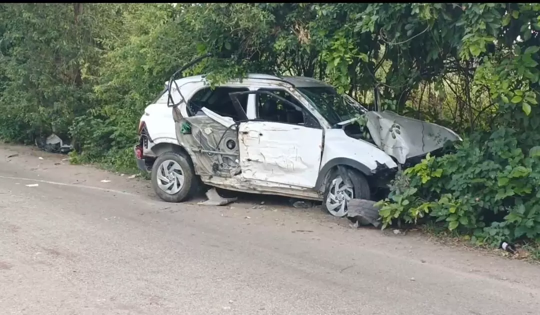Hyderabad: Two Accenture techies killed in car crash at Edulabad Hyderabad: Two Accenture techies killed in car crash at Edulabad