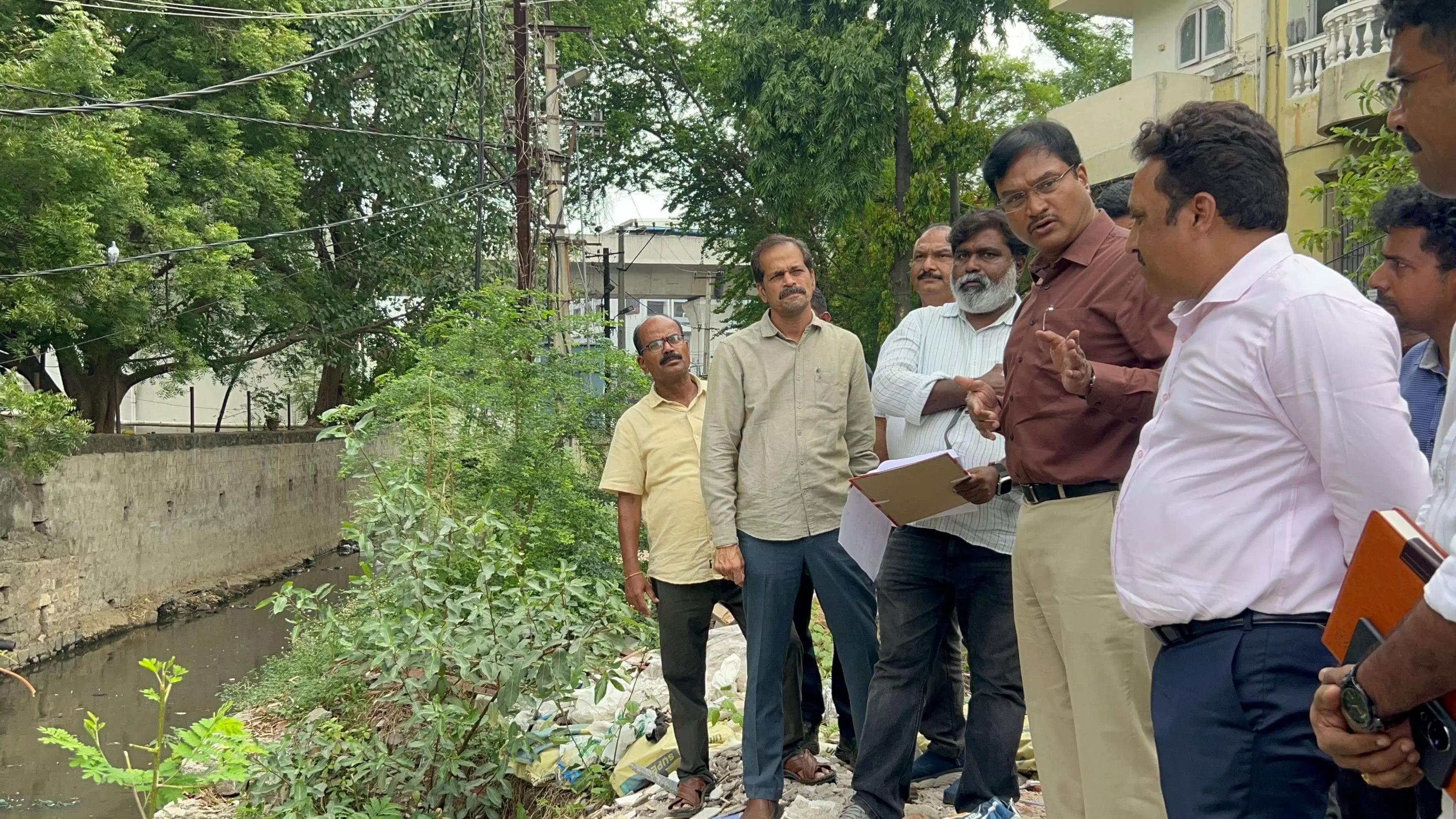 Prajavani: How illegal constructions have reduced width of nalas by 50% in Hyderabad Prajavani: How illegal constructions have reduced width of nalas by 50% in Hyderabad