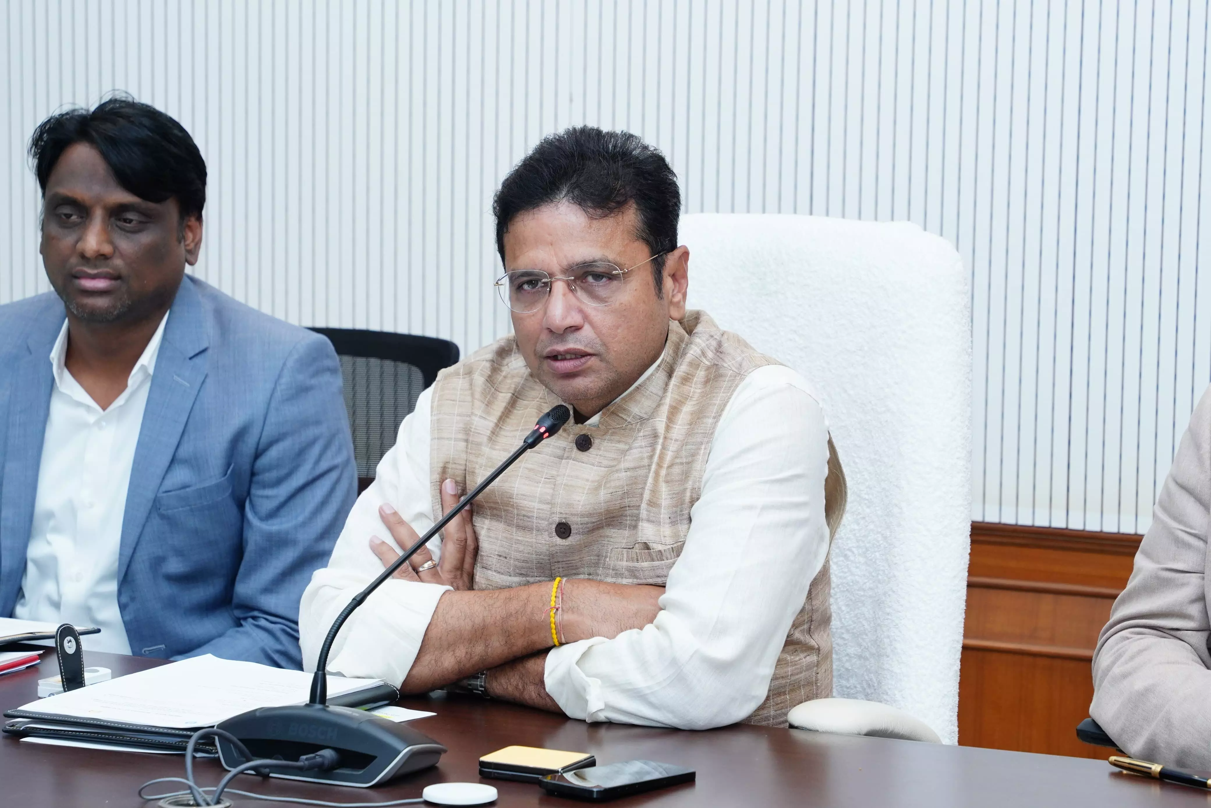 UAE’s Shaiva and Taranis Capital to invest Rs 2,125 crore, sign MoUs with 5 Telangana firms UAE’s Shaiva and Taranis Capital to invest Rs 2,125 crore, sign MoUs with 5 Telangana firms