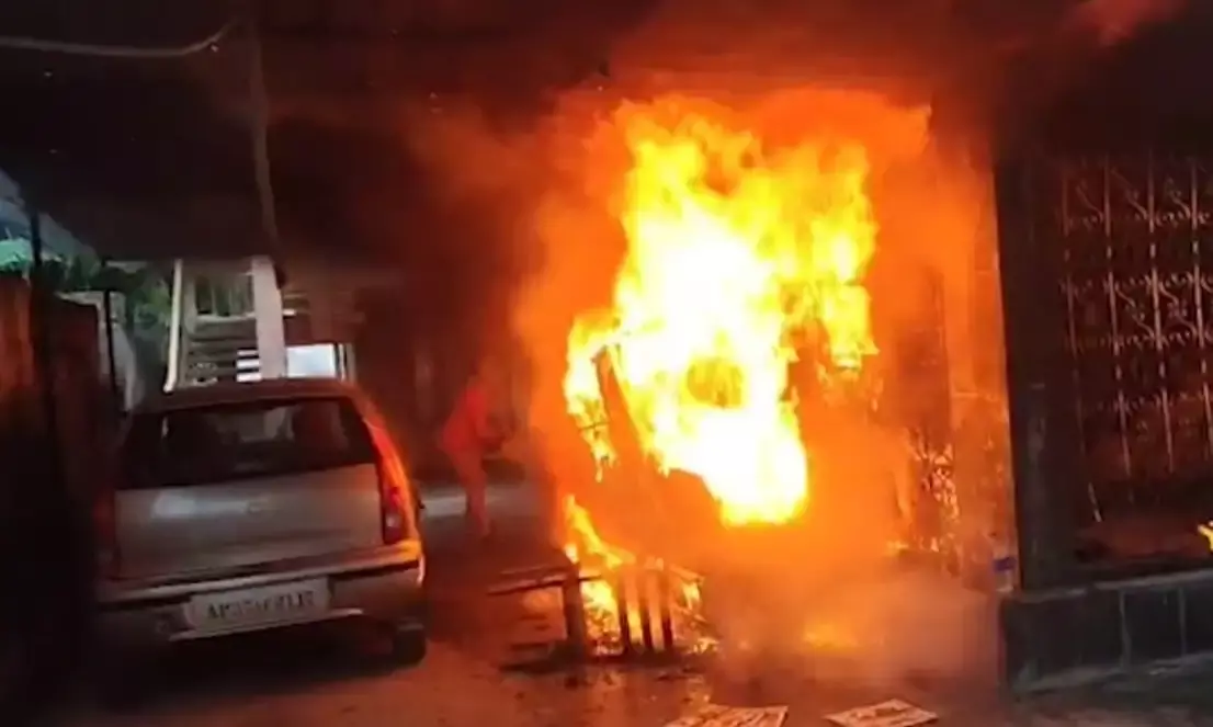 Arson in Eluru is fake propaganda by YSRCP to malign TDP activists: Eluru DSP Sravan Kumar