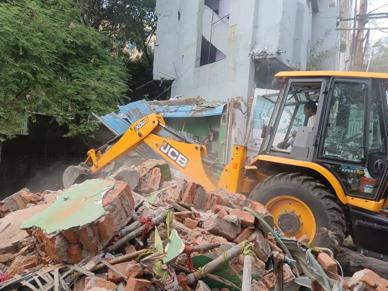 HYDRAA demolishes encroachments in Chintal Basti, expands nala’s capacity for drainage flow HYDRAA demolishes encroachments in Chintal Basti, expands nala’s capacity for drainage flow