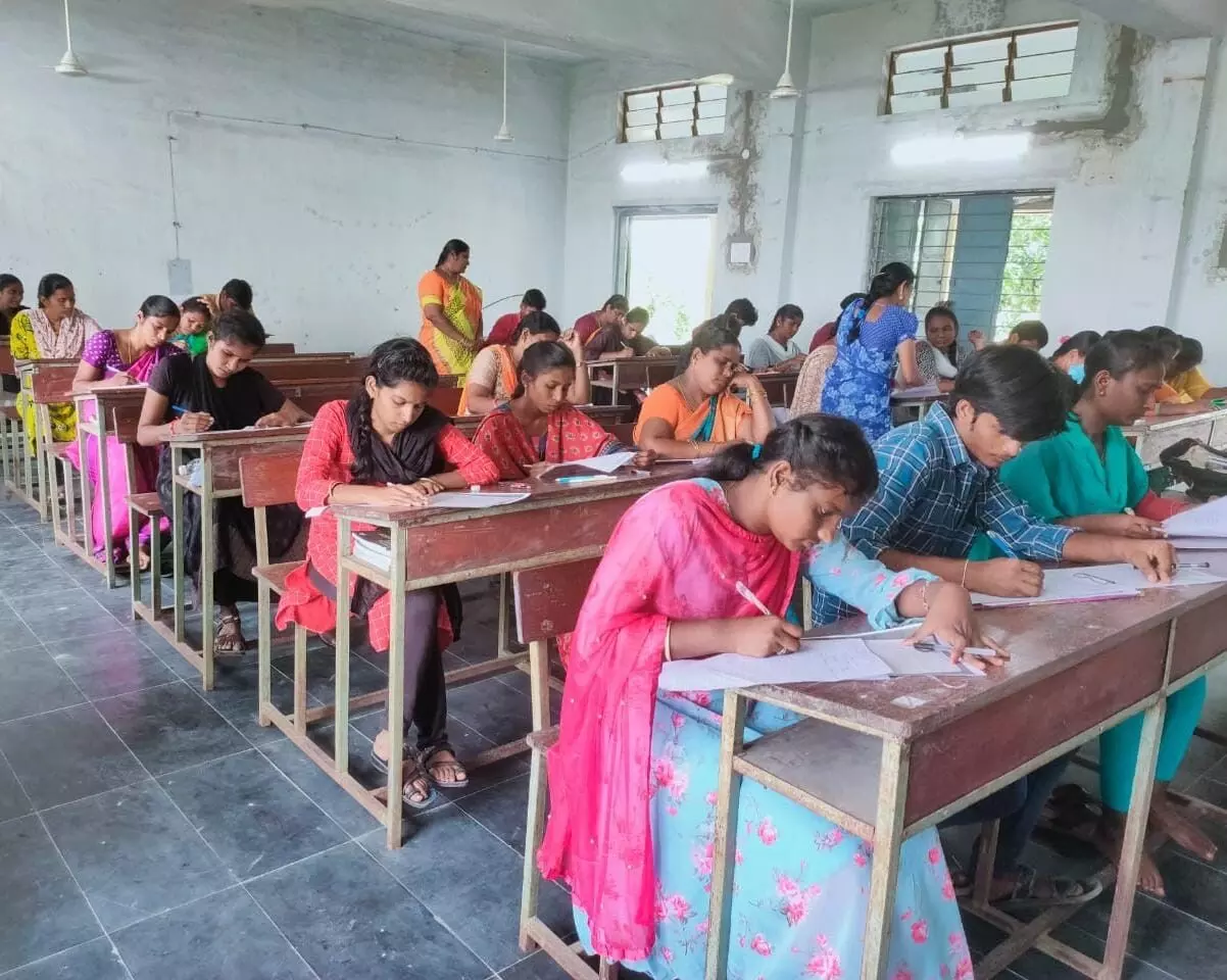 AP govt to provide free prep material for MPC, BiPC students in 1,355 junior colleges AP govt to provide free prep material for MPC, BiPC students in 1,355 junior colleges