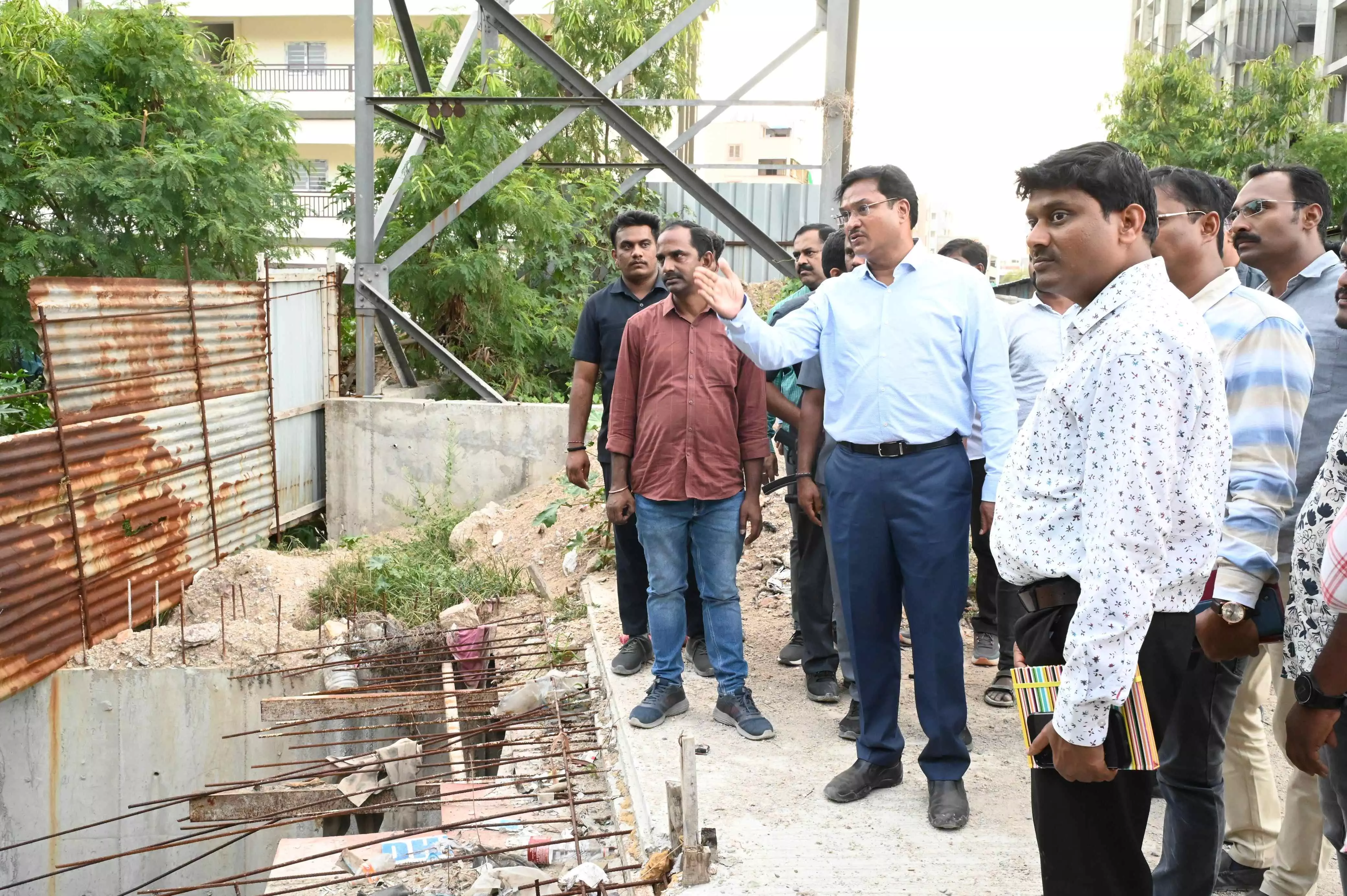 HYDRAA reviews road and drainage encroachments, disputed plots in Pocharam, Moosapet HYDRAA reviews road and drainage encroachments, disputed plots in Pocharam, Moosapet