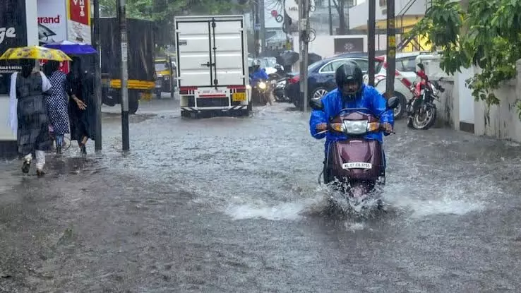 IMD issues yellow alert: Thunderstorms, strong winds to lash Telangana for three days IMD issues yellow alert: Thunderstorms, strong winds to lash Telangana for three days