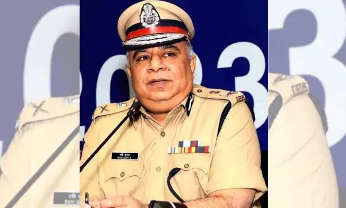 Hyderabad: Bizman foils extortion bid of cybercrooks using Telangana’s Home Secretary Ravi Gupta DP; case registered