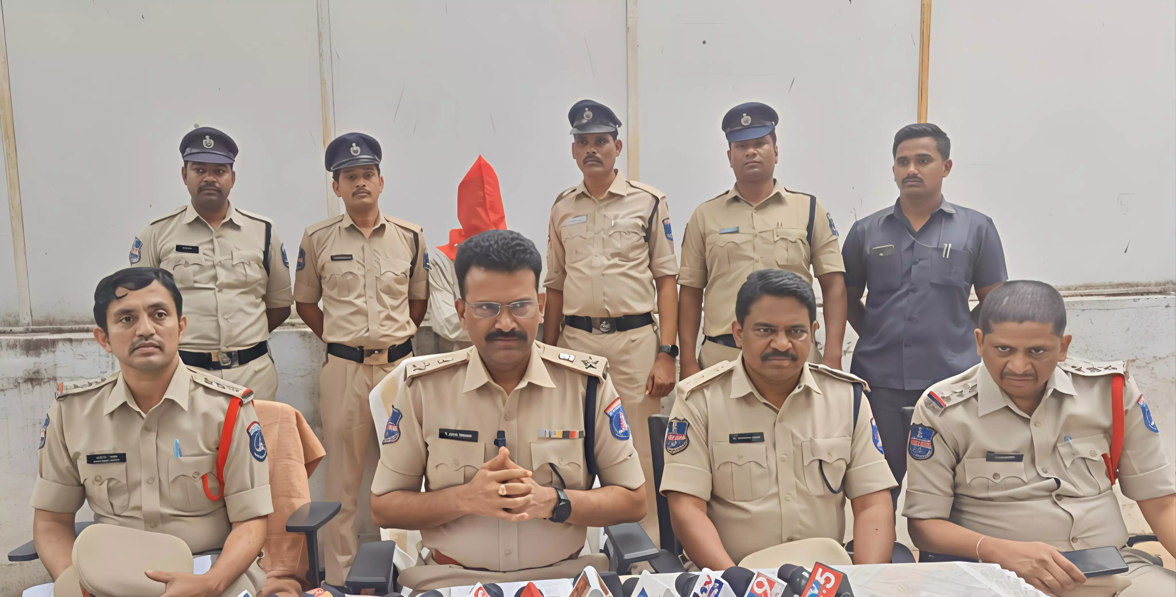 120 kg Ganja seized in Dundigal; One arrested, kingpin on the run 120 kg Ganja seized in Dundigal; One arrested, kingpin on the run
