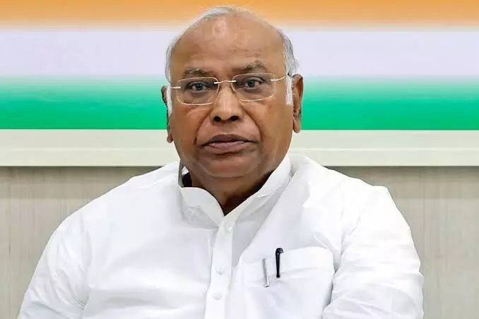 Modi exploiting sacrifices of defence forces for electoral gains: Congress Modi exploiting sacrifices of defence forces for electoral gains: Congress