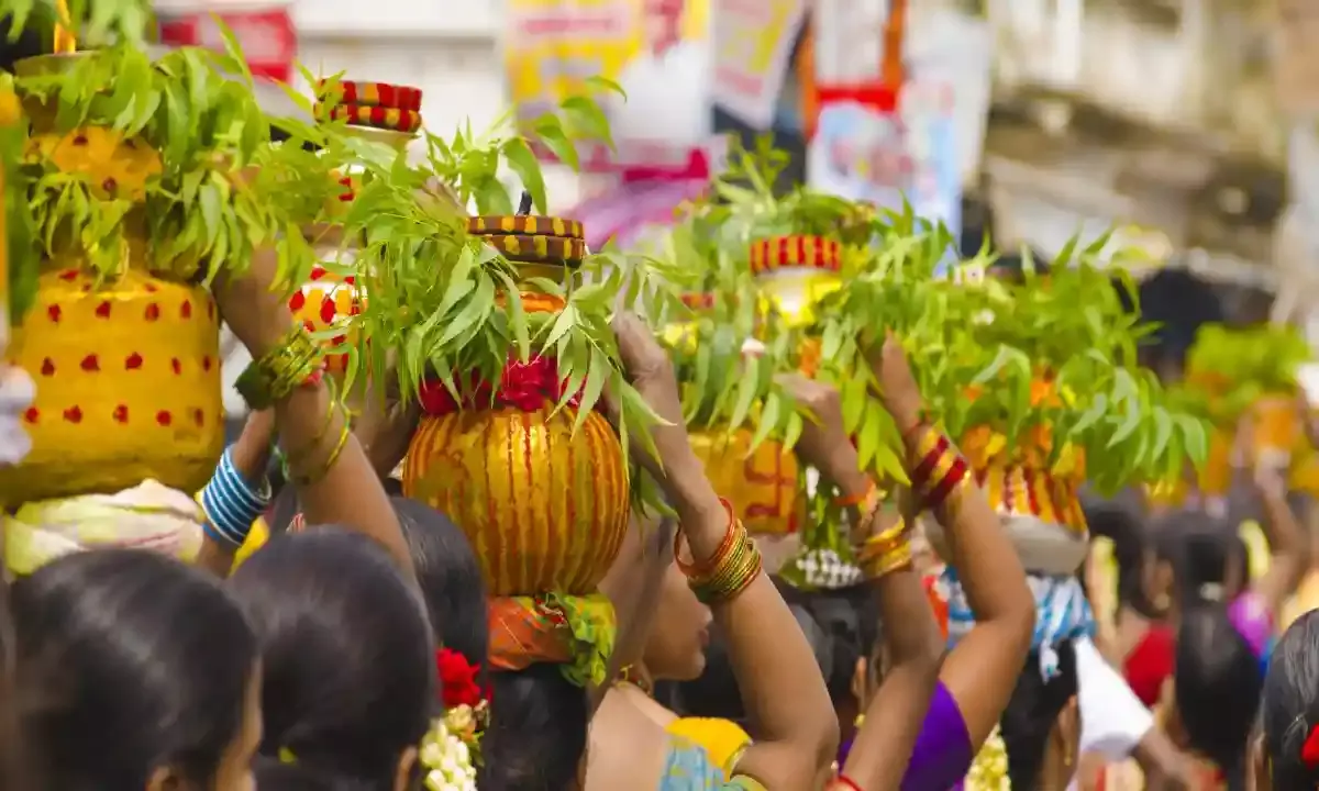 Hyderabad police issue traffic advisory for Golconda Bonalu 2025; find list of parking spaces here