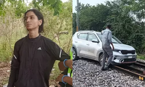 Video : Tipsy woman drives car on railway track; train movement on ShankarpallyāHyderabad line disrupted