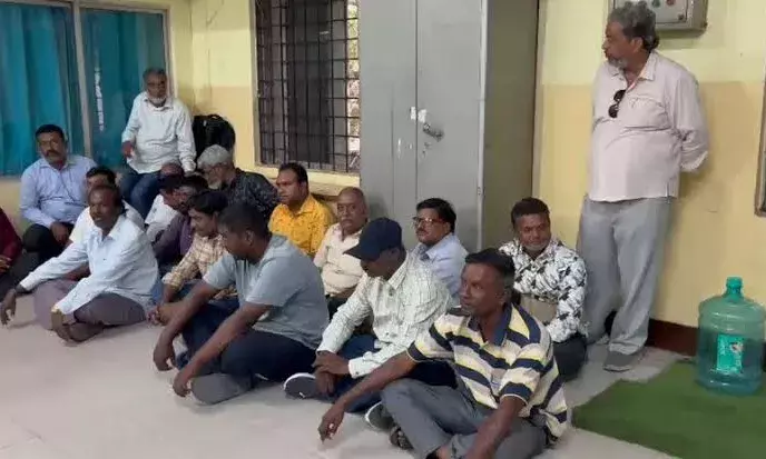 ACB detains over 20 agents at Tirumalagiri, Uppal RTA offices, catches officials sleeping at checkpost
