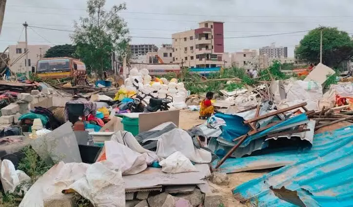 HYDRAA seizes tankers with toxic water, MLA Arekapudi halts demolition of huts at Sunnam Cheruvu HYDRAA seizes tankers with toxic water, MLA Arekapudi halts demolition of huts at Sunnam Cheruvu