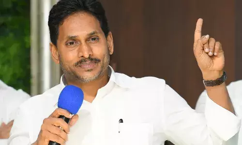 YSRCP supporterās death in Palnadu: Andhra HC stays probe against Jagan for two weeks