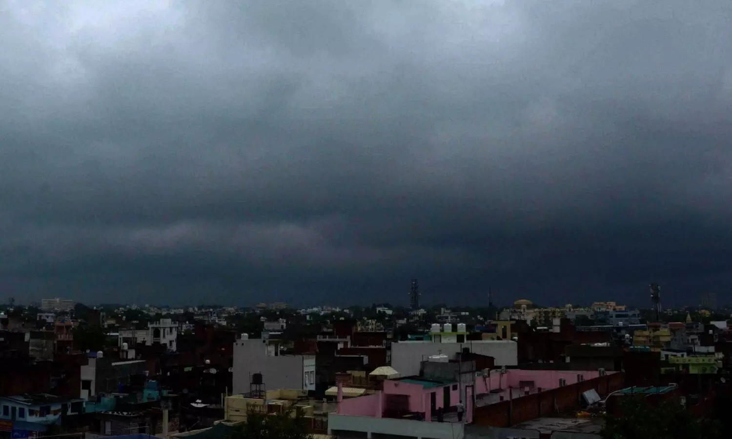 Cloudy skies and showers to keep Hyderabad cool till weekend Cloudy skies and showers to keep Hyderabad cool till weekend