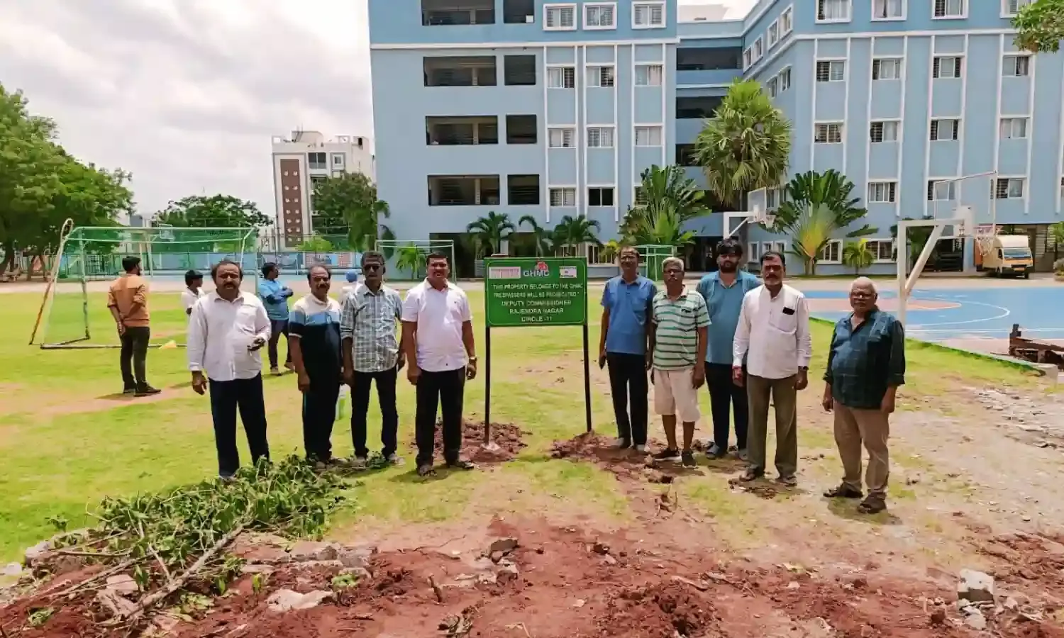HYDRAA removes encroachments in Hyderguda, restores 1,094 sq yards of public space