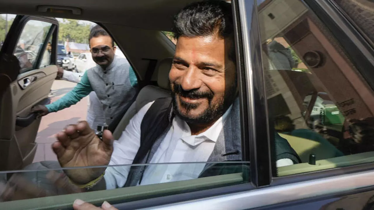 Mission Delhi: Hyderabad metro rail, local body elections are on the priority list of CM Revanth Reddy Mission Delhi: Hyderabad metro rail, local body elections are on the priority list of CM Revanth Reddy