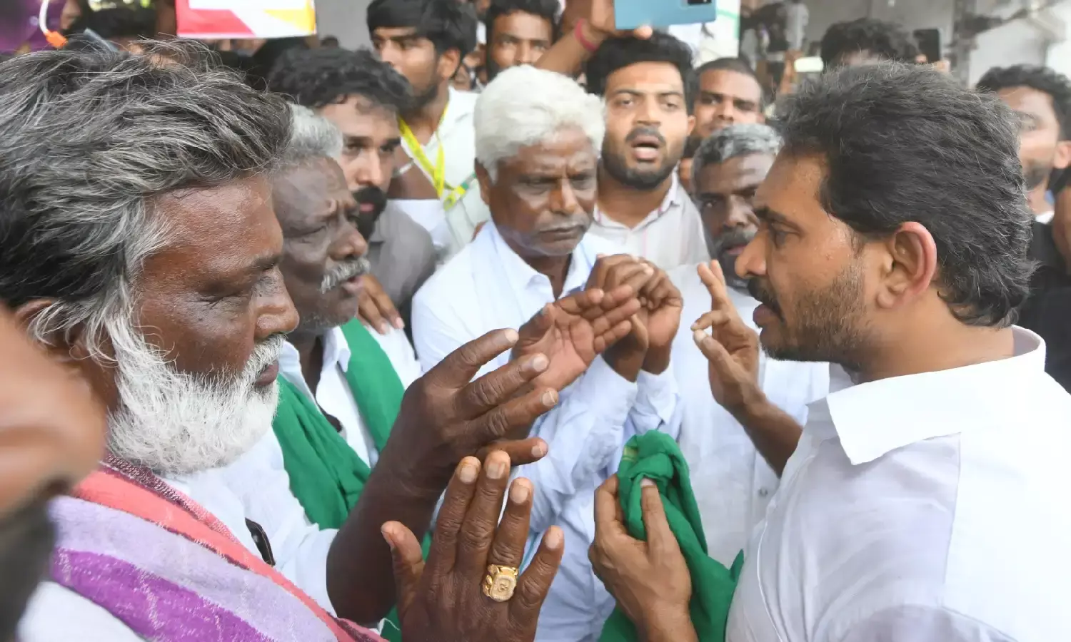 Jagan demands AP govt buy mango crop at Rs 12 per kg; excess crowd at rally leads to lathicharge