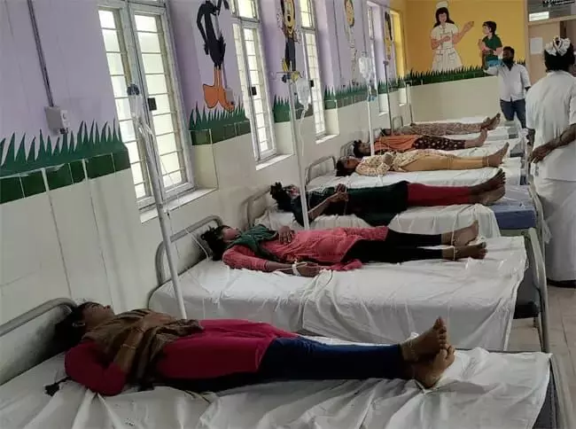 32 students of Nalgonda gurukul fall ill due to alleged food poisoning; probe demanded 32 students of Nalgonda gurukul fall ill due to alleged food poisoning; probe demanded