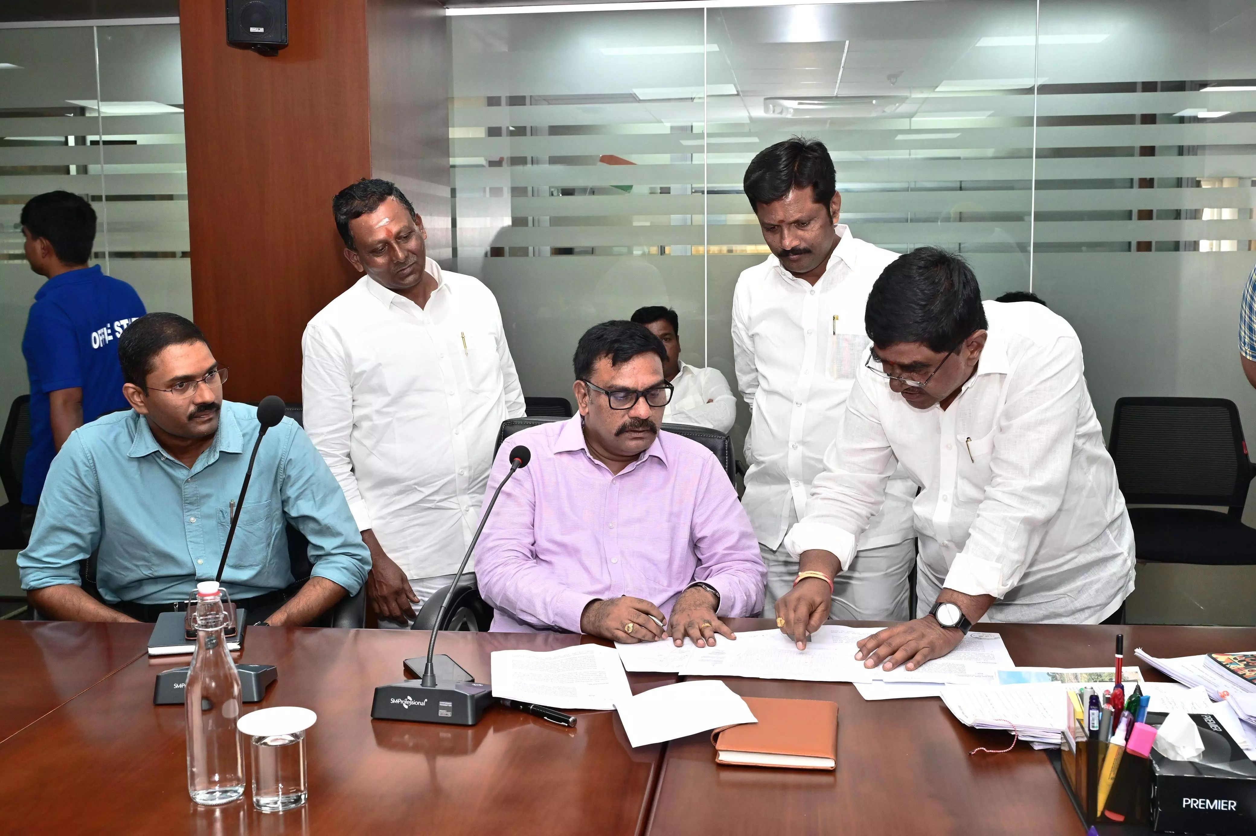 Kondapur residents report blocked roads to HYDRAA, demand action Kondapur residents report blocked roads to HYDRAA, demand action