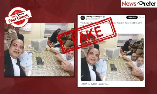 Fact Check: Judge takes selfie with Rahul Gandhi in Lucknow court? No, here are the facts Fact Check: Judge takes selfie with Rahul Gandhi in Lucknow court? No, here are the facts