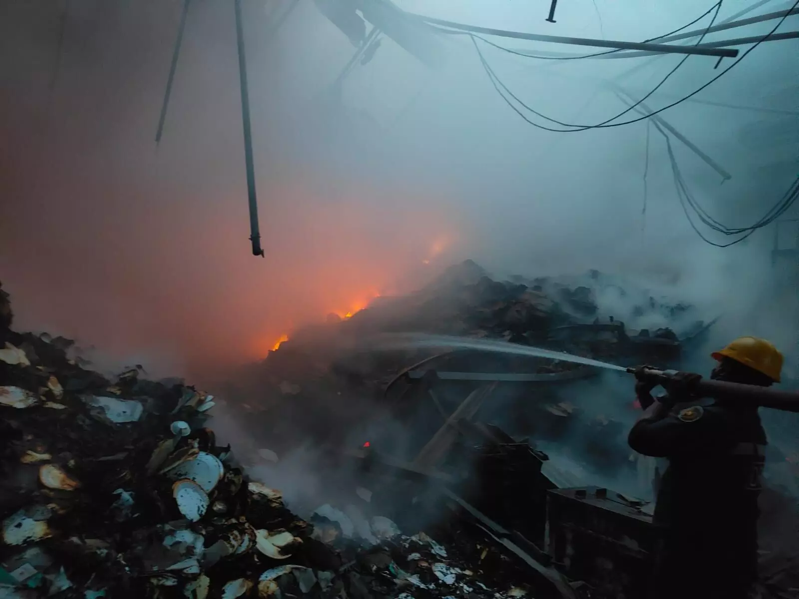 Hyderabad: Fire breaks out at Durodine Industries in Jinkalawada Hyderabad: Fire breaks out at Durodine Industries in Jinkalawada