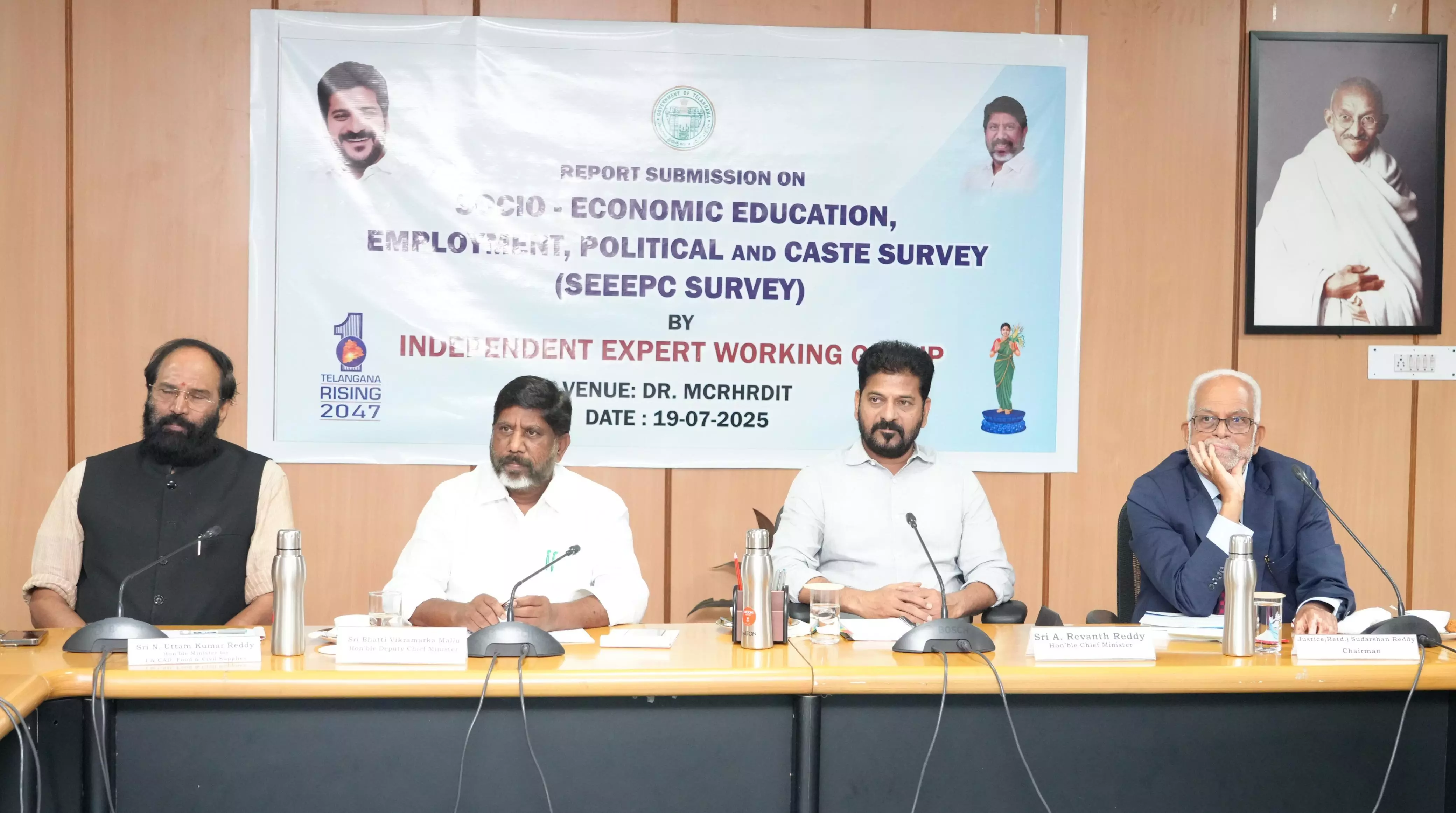 Experts panel submits review on caste survey to CM Revanth; Cabinet to discuss findings Experts panel submits review on caste survey to CM Revanth; Cabinet to discuss findings