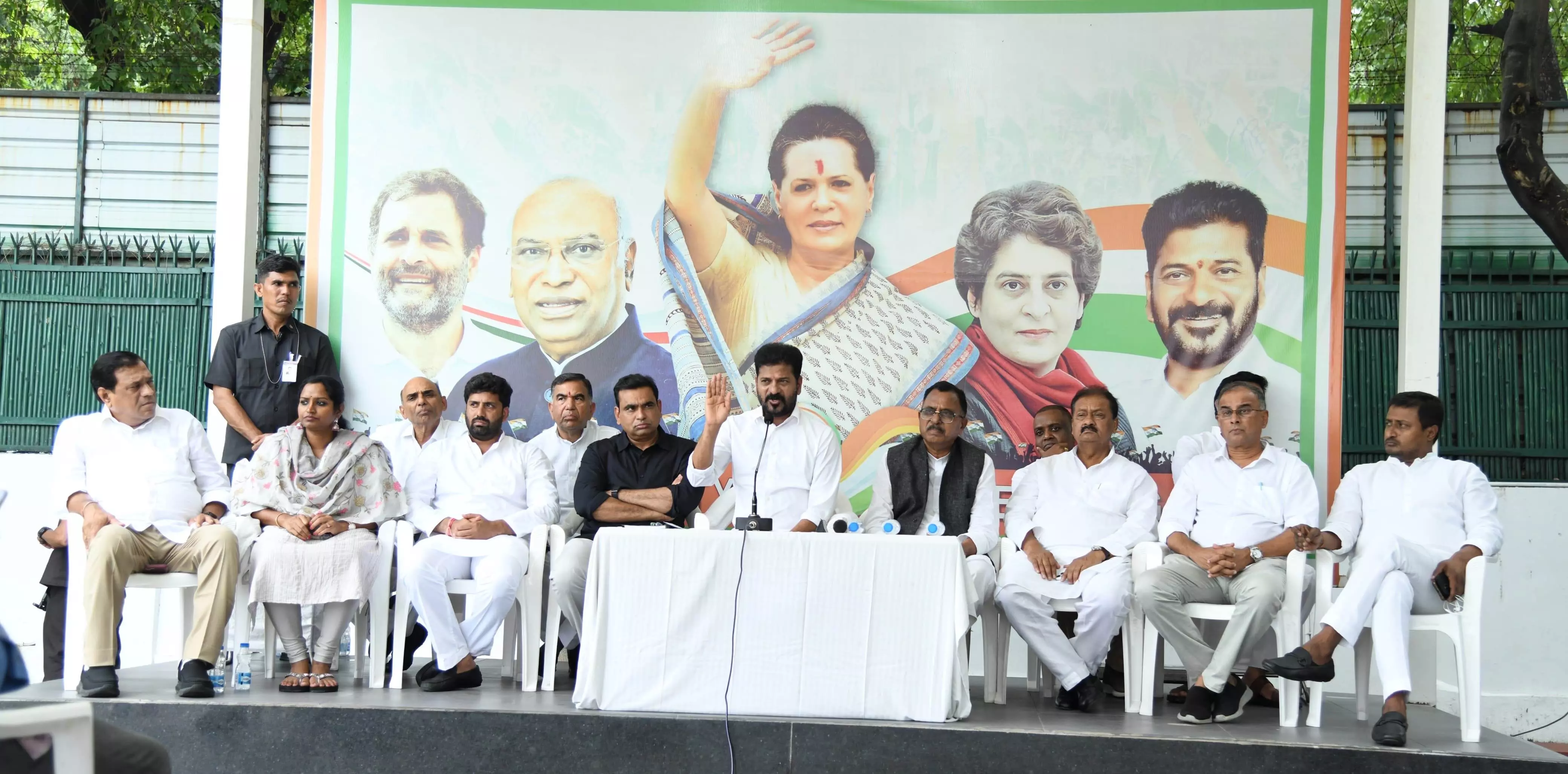 CM Revanth Reddy accuses Centre of playing ‘Muslim card’ in delaying BC quota bill CM Revanth Reddy accuses Centre of playing ‘Muslim card’ in delaying BC quota bill