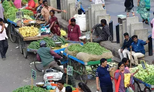 Telangana HC admits street vendors petition alleging harassment by authorities at TGIIC, Madhapur