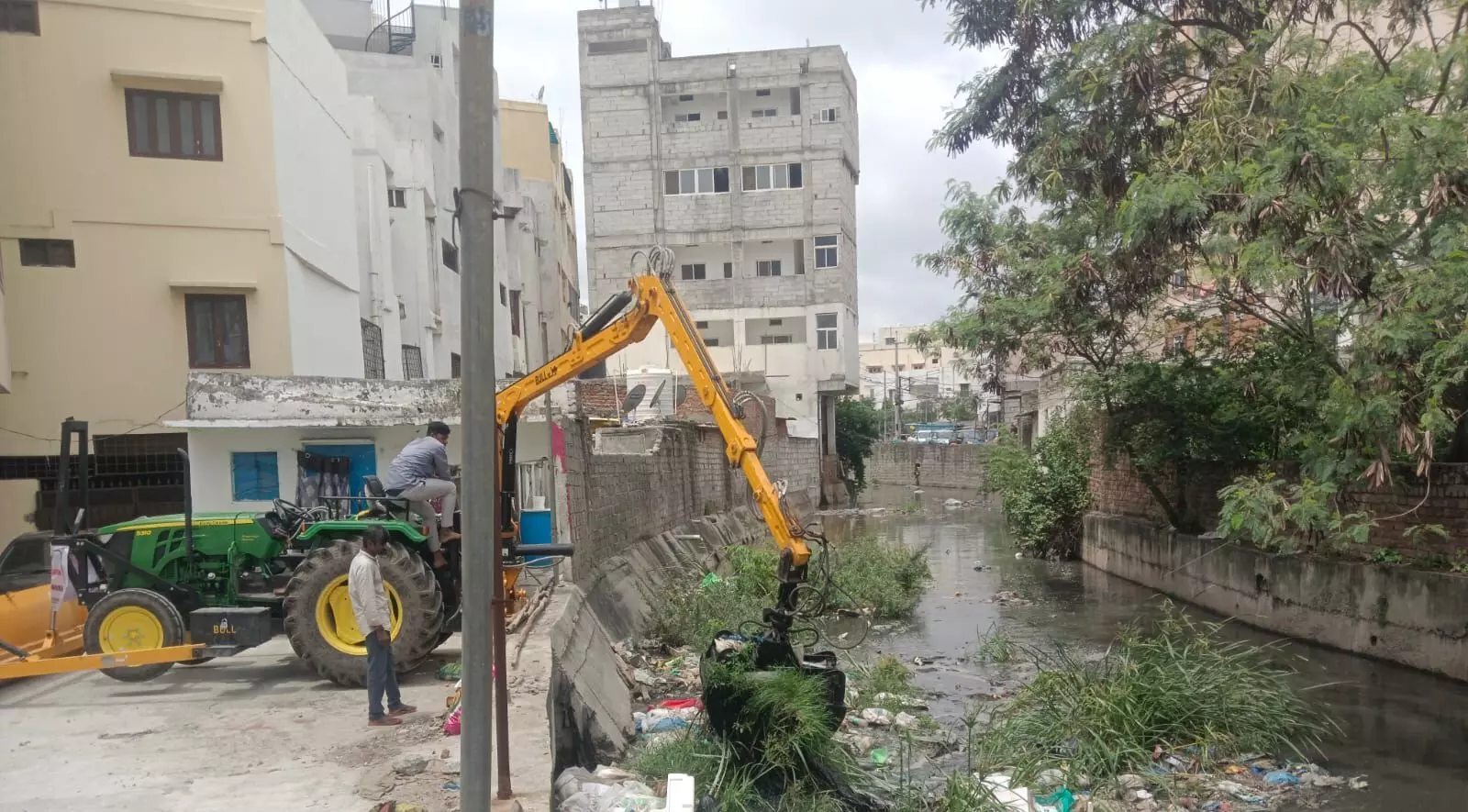 HYDRAA launches major drain cleanup drive in Alwal, Tolichowki, LB Nagar HYDRAA launches major drain cleanup drive in Alwal, Tolichowki, LB Nagar