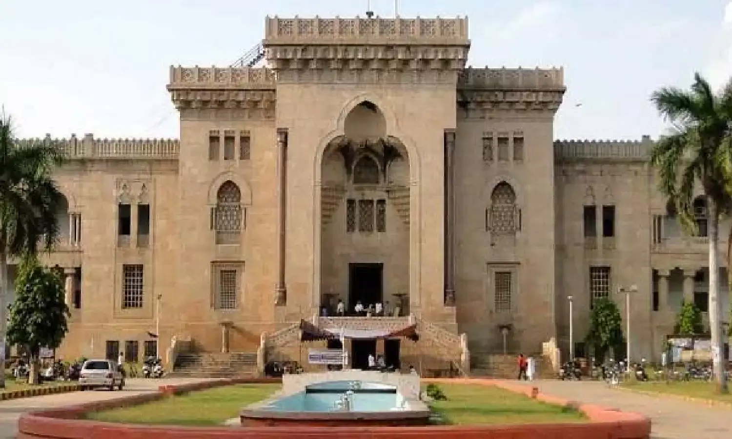 Hyderabad: OU’s Shivani Chilukuri, Dr. Reddy secure patent for pollen-based designs in textile industry