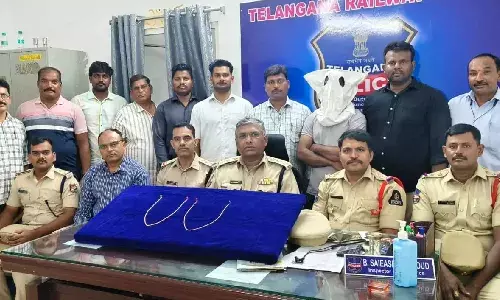 Online betting addict from AP nabbed for train chain snatchings; Rs 7.7 lakh worth gold recovered
