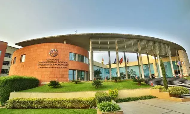 GHMC serves notice to Oakridge school in Khajaguda over illegal parking, road blockage