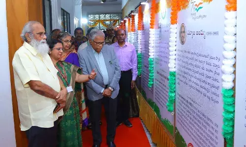 Salar Jung Museum opens photo exhibition on Telugu freedom fighters, National Flag