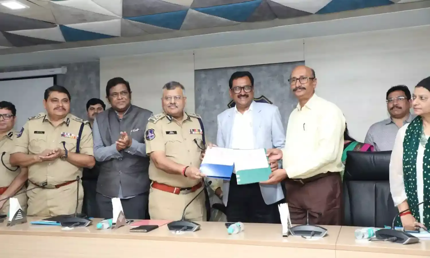 Telangana Police ink MoU with BRAOU to help 30k cops pursue graduation through distance mode