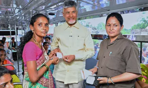 Naidu rolls out āSthree Shaktiā: Free bus travel for 2.62 Cr women across Andhra Pradesh