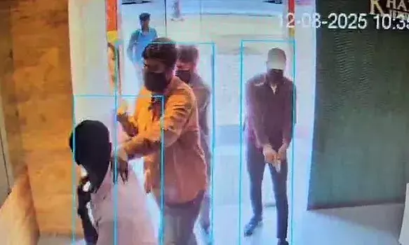 Khazana Jewellery heist in Chandanagar: Two held, hunt on for others