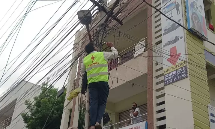 Deputy CM Bhatti orders removal of illegal cables from electric poles after Ramanthapur mishap