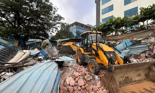 HYDRAA clears encroachments in Jubilee Enclave, Madhapur; reclaims land worth Rs 400 Cr