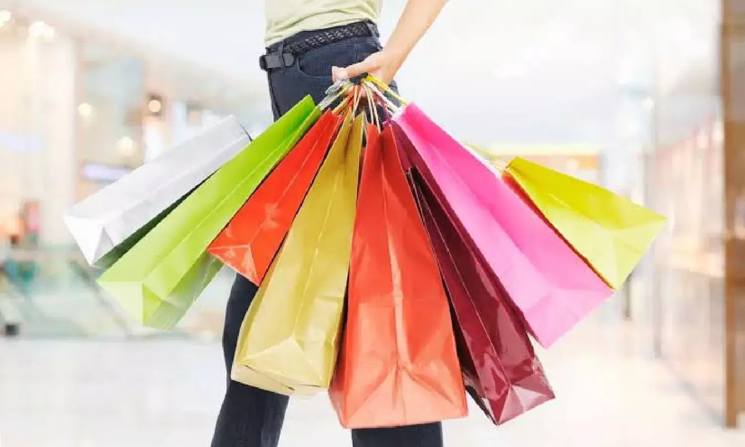 Festive season spending on the rise; experts advise budget-friendly shopping strategies
