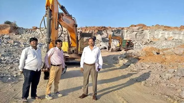 Headline: Who is giving permission to blast rocks within city: HC pulls up T govt Headline: Who is giving permission to blast rocks within city: HC pulls up T govt