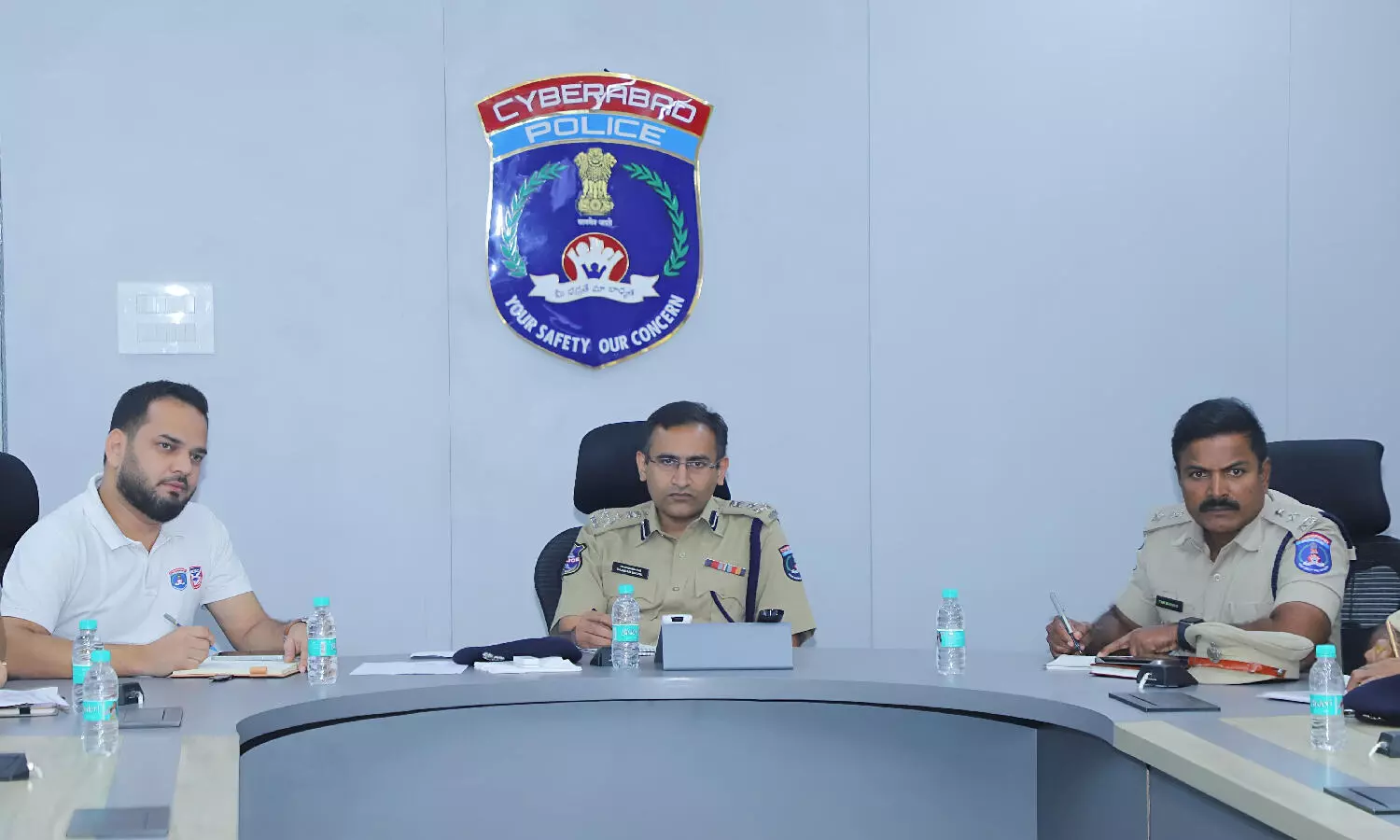 Cyberabad police ask schools to encourage bus travel, carpooling to curb peak-hour traffic Cyberabad police ask schools to encourage bus travel, carpooling to curb peak-hour traffic