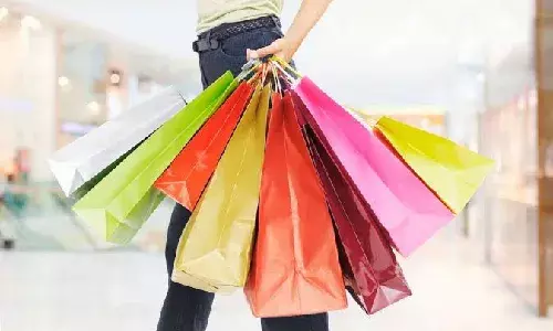 Festive season spending on the rise; experts advise budget-friendly shopping strategies