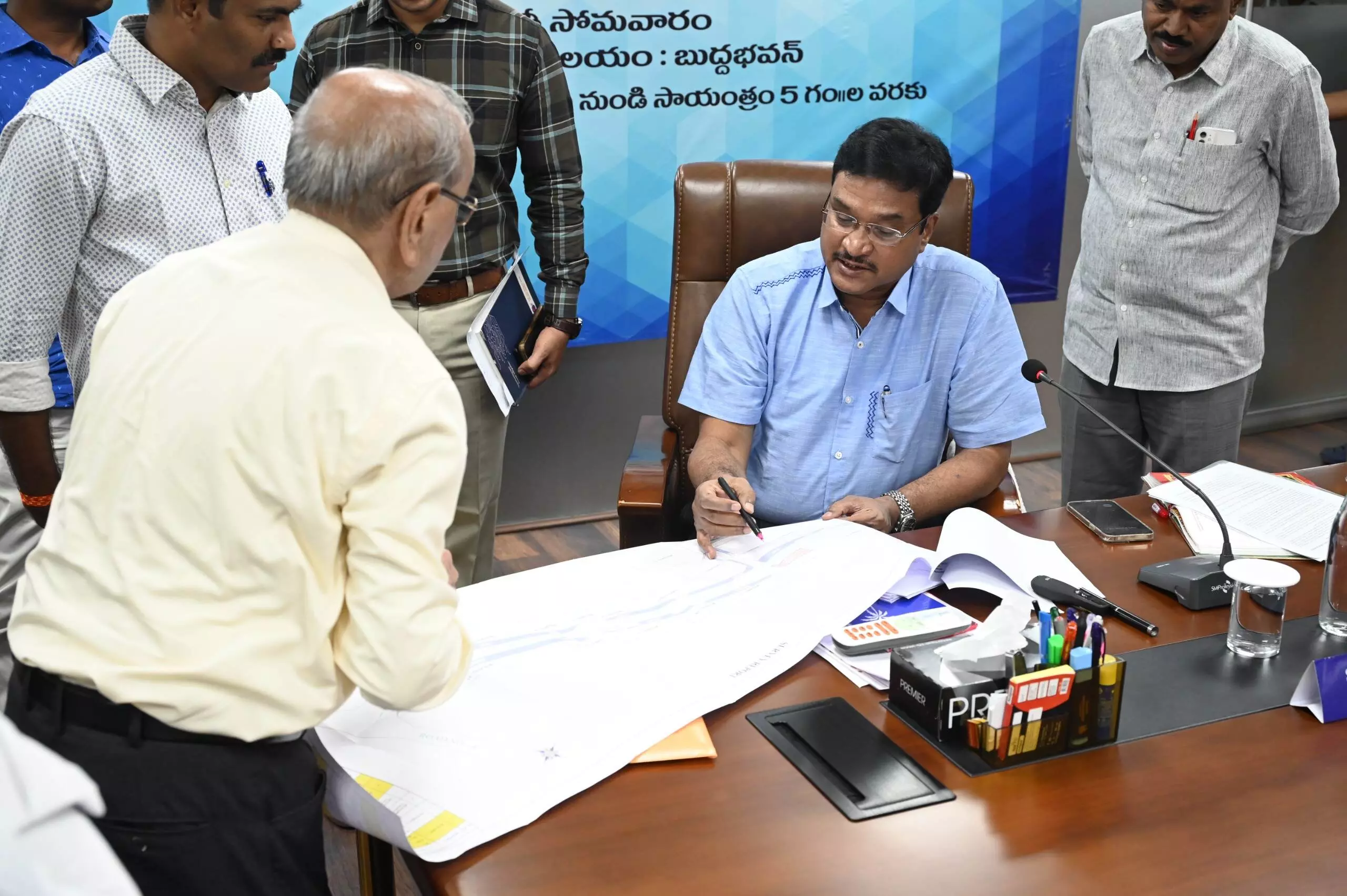 Hyderabad: How 60-foot road in Banjara Hills was reduced to 20 feet due to encroachments Hyderabad: How 60-foot road in Banjara Hills was reduced to 20 feet due to encroachments